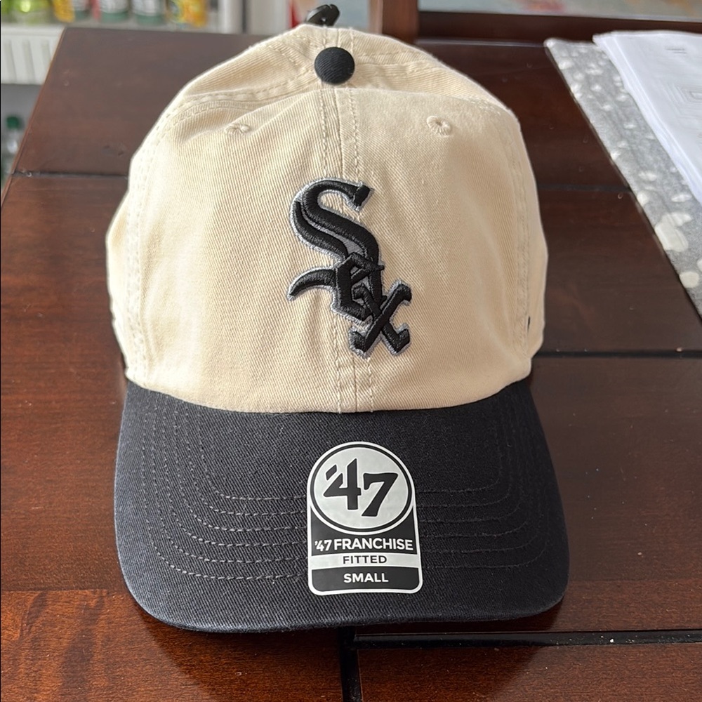 47 Brand Black and Cream Baseball Cap Chicago White Sox